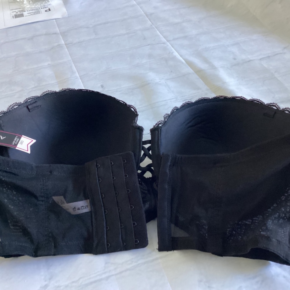 AMBRIELLE LACE DEEP PLUNGE BRA (Size:38D) NWT - Picture 5 of 8